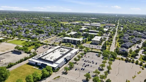 2218 South Goebbert Road Arlington Heights IL 60005