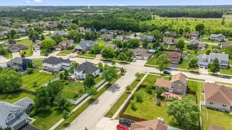 8036 Farmhouse Road Frankfort IL 60423