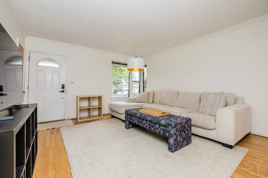 7535 Kenton Avenue Skokie IL 60076