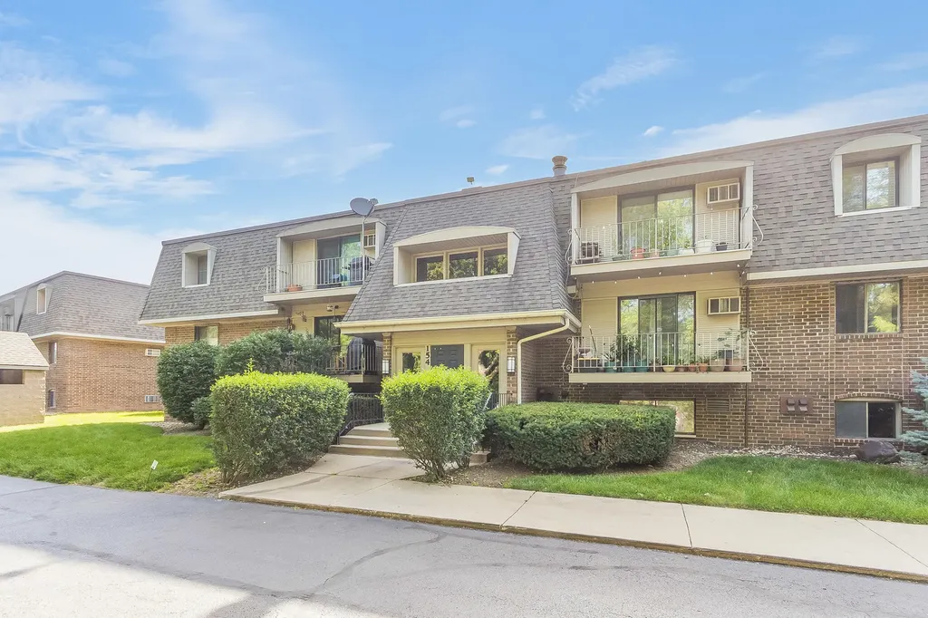 154 East Bailey Road Naperville IL 60565