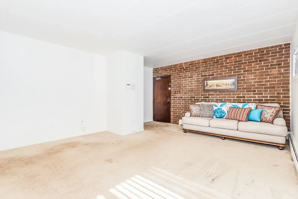 154 East Bailey Road Naperville IL 60565