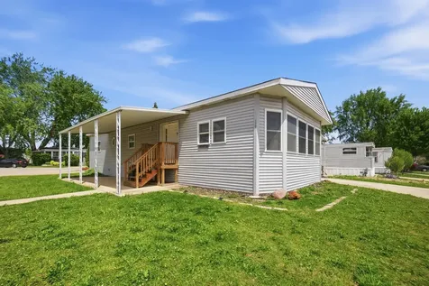 165 Hansom Drive Wheeling IL 60090