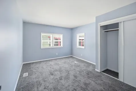 165 Hansom Drive Wheeling IL 60090