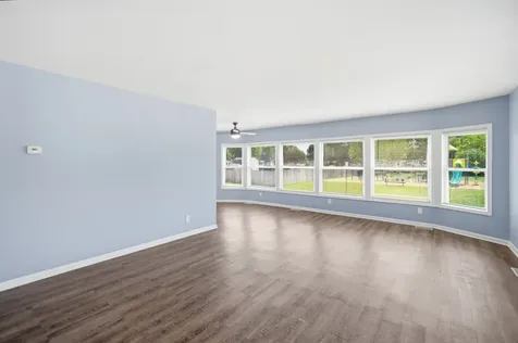 165 Hansom Drive Wheeling IL 60090