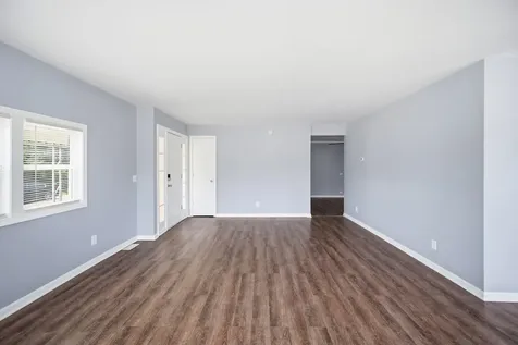 165 Hansom Drive Wheeling IL 60090