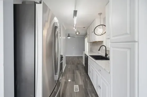 165 Hansom Drive Wheeling IL 60090