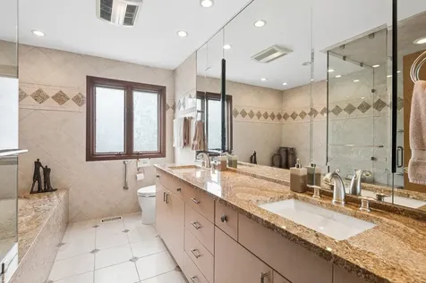 2445 Vicki Lane Northbrook IL 60062