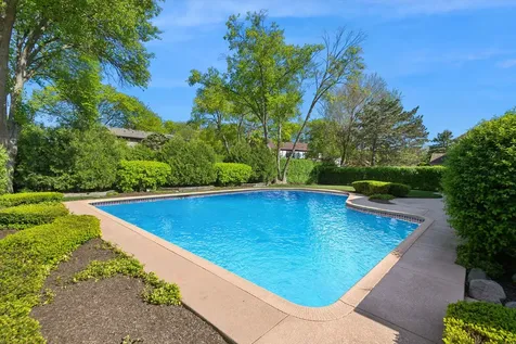 2445 Vicki Lane Northbrook IL 60062