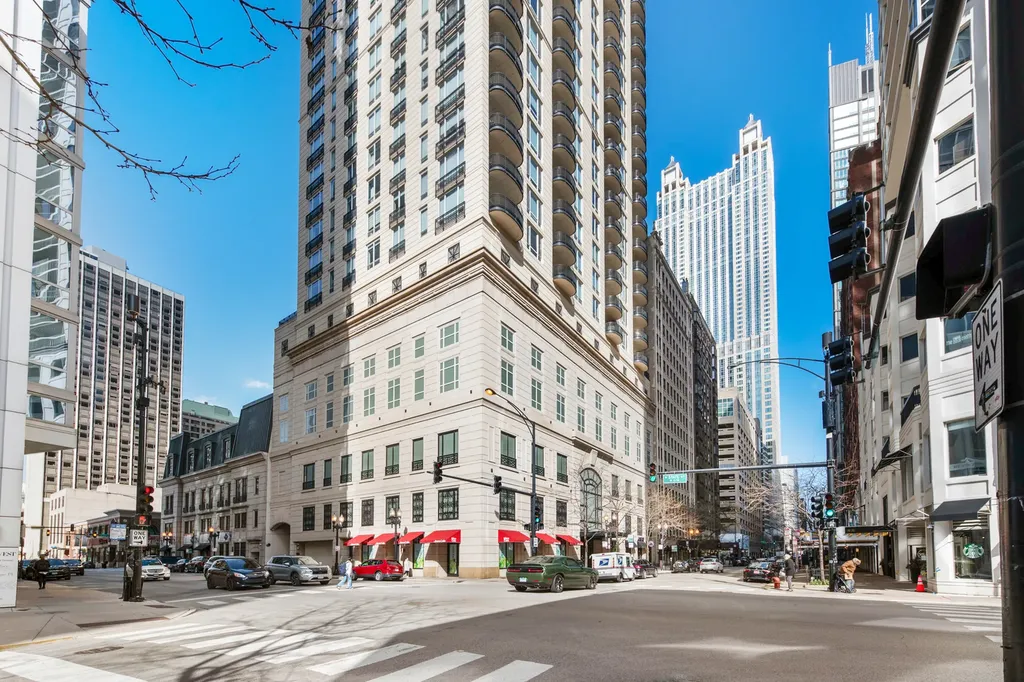 10 East Delaware Place Chicago IL 60611
