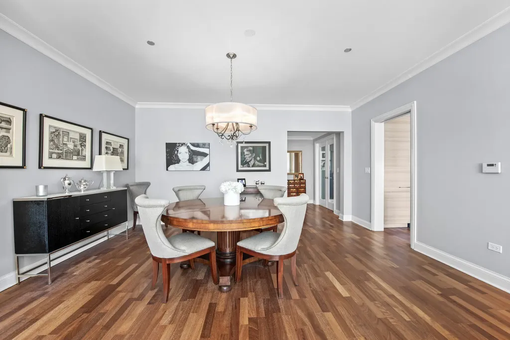 10 East Delaware Place Chicago IL 60611