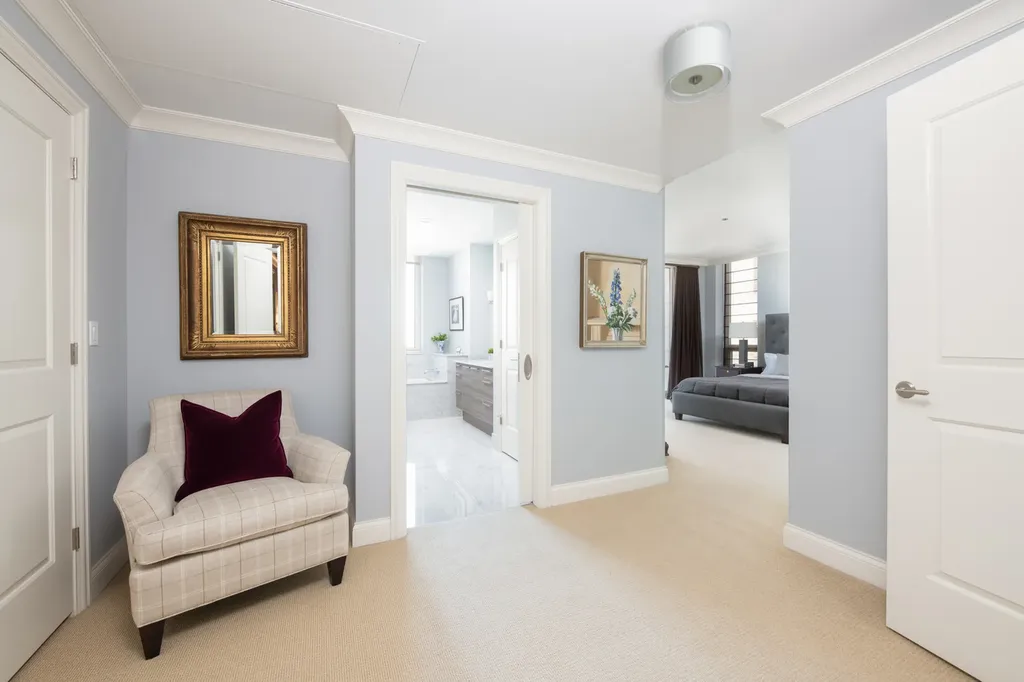 10 East Delaware Place Chicago IL 60611