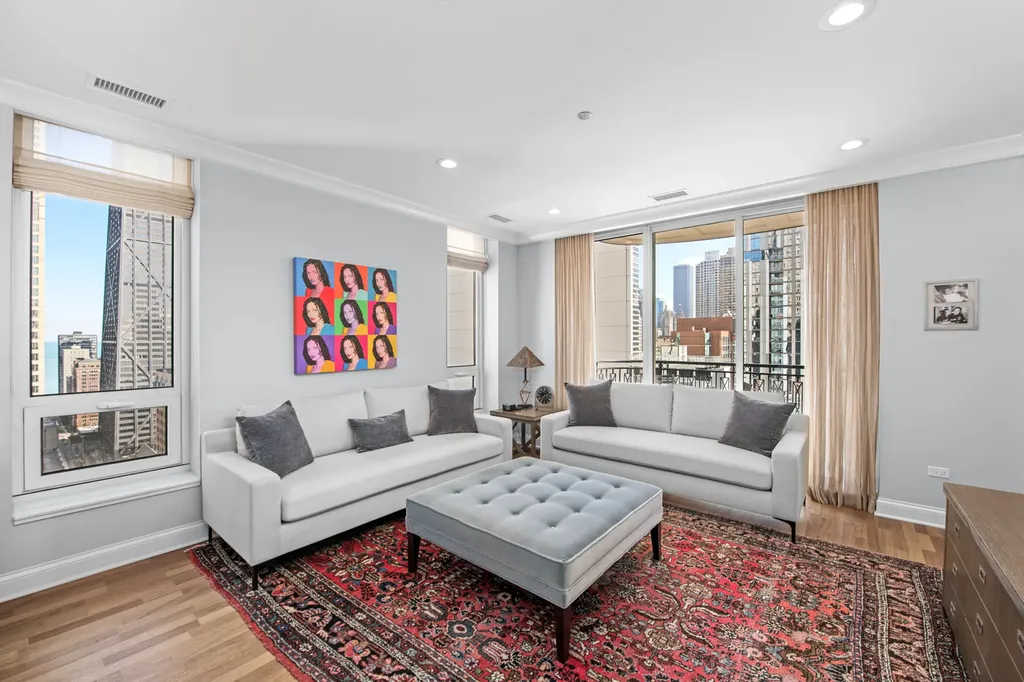 10 East Delaware Place Chicago IL 60611