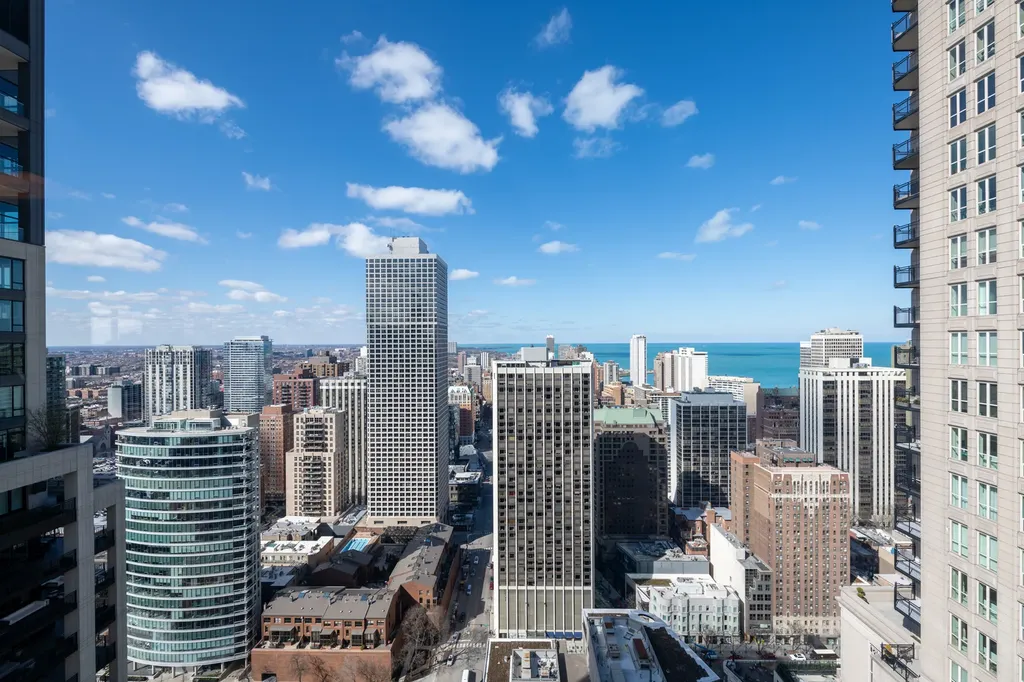 10 East Delaware Place Chicago IL 60611