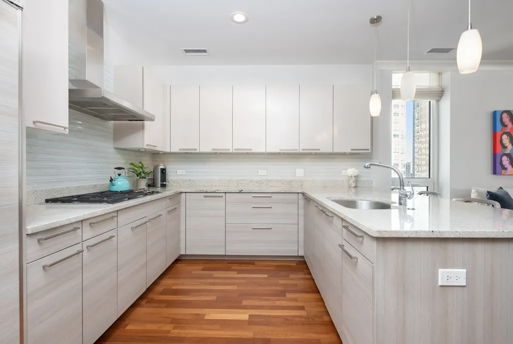 10 East Delaware Place Chicago IL 60611