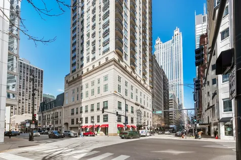 10 East Delaware Place Chicago IL 60611