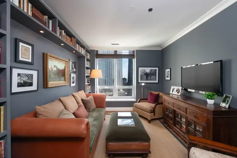 10 East Delaware Place Chicago IL 60611