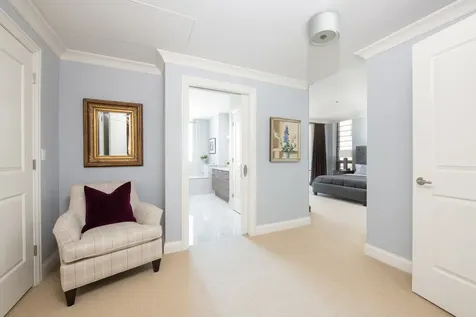 10 East Delaware Place Chicago IL 60611