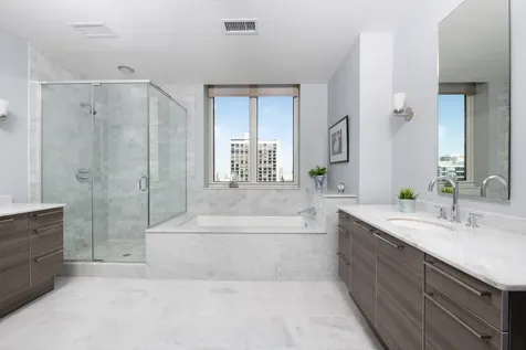 10 East Delaware Place Chicago IL 60611