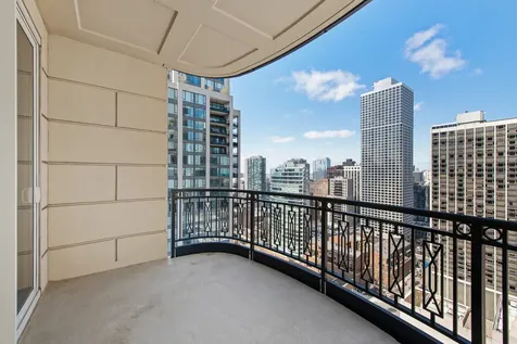 10 East Delaware Place Chicago IL 60611
