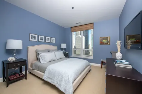 10 East Delaware Place Chicago IL 60611