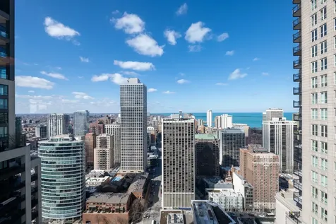 10 East Delaware Place Chicago IL 60611