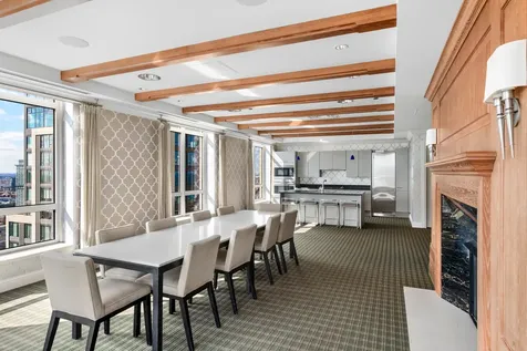 10 East Delaware Place Chicago IL 60611