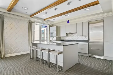 10 East Delaware Place Chicago IL 60611