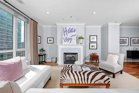 10 East Delaware Place Chicago IL 60611