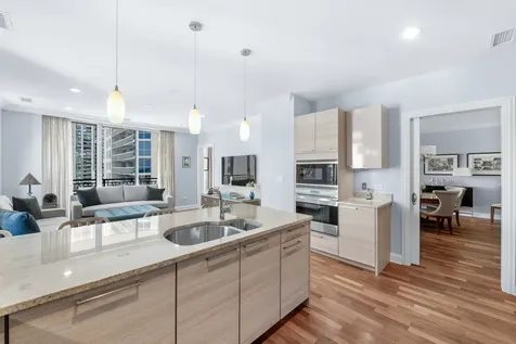 10 East Delaware Place Chicago IL 60611