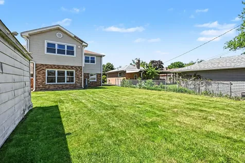 8243 North Ozanam Avenue Niles IL 60714