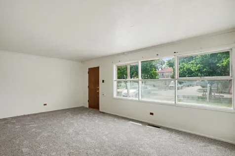 8243 North Ozanam Avenue Niles IL 60714