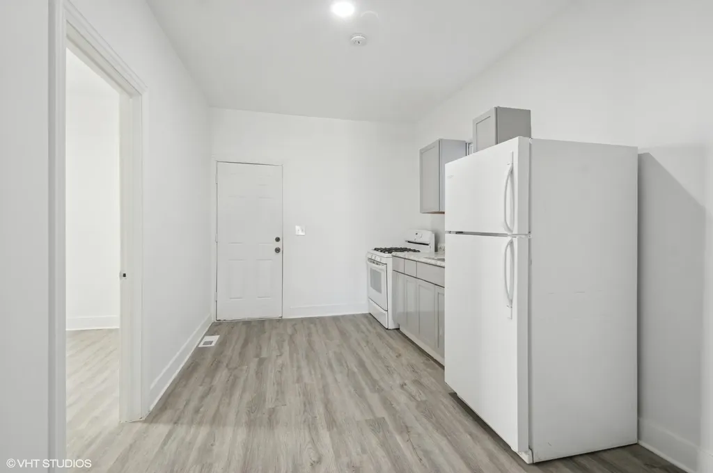 7049 South Damen Avenue Chicago IL 60636