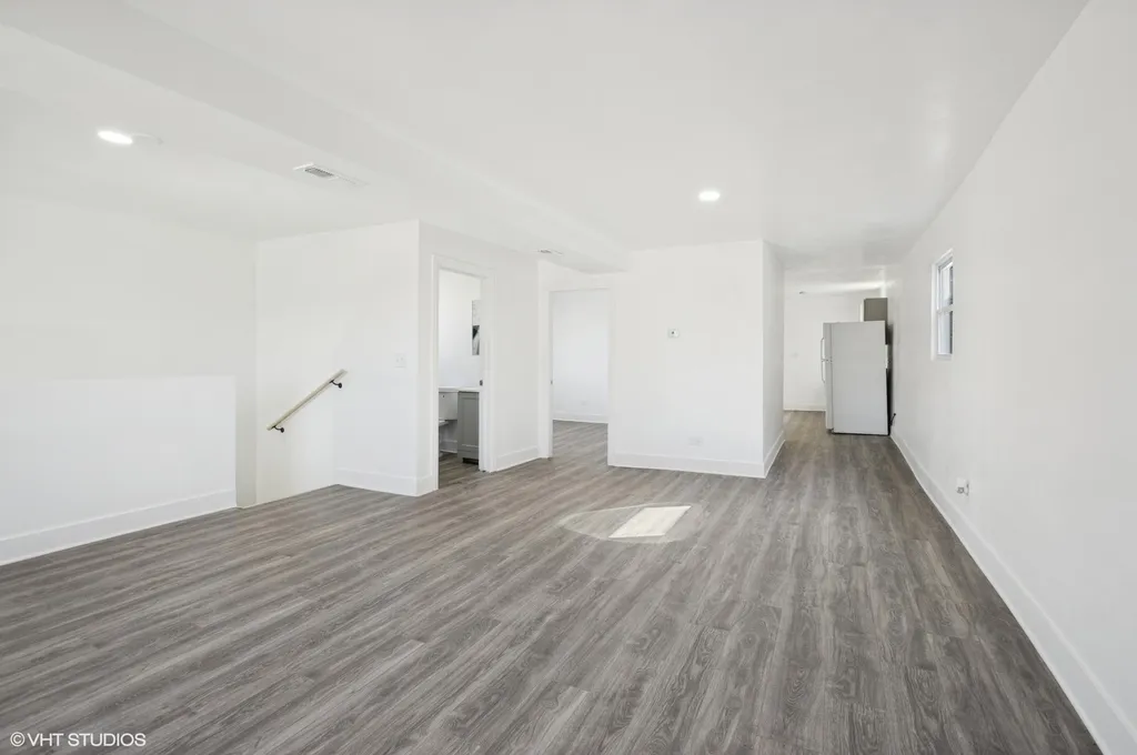 7049 South Damen Avenue Chicago IL 60636