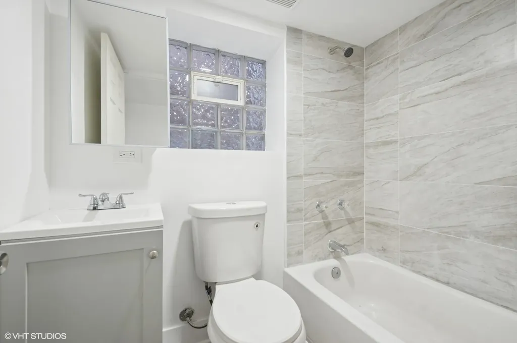 7049 South Damen Avenue Chicago IL 60636