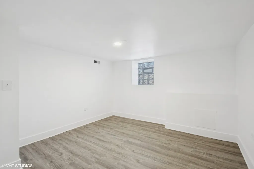 7049 South Damen Avenue Chicago IL 60636