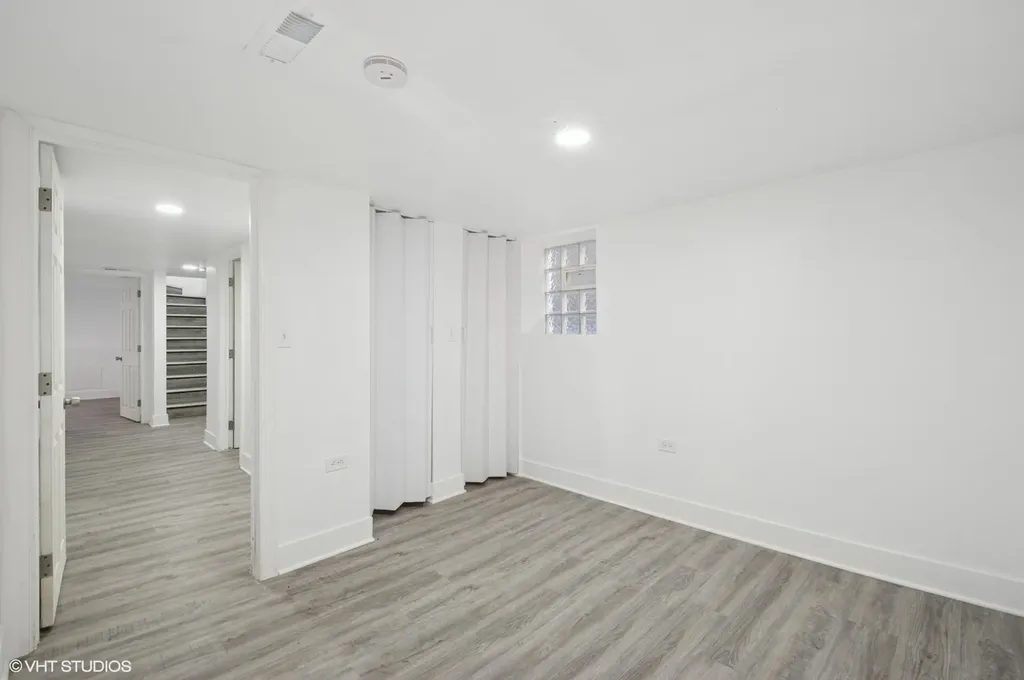 7049 South Damen Avenue Chicago IL 60636