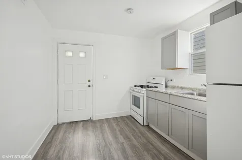 7049 South Damen Avenue Chicago IL 60636