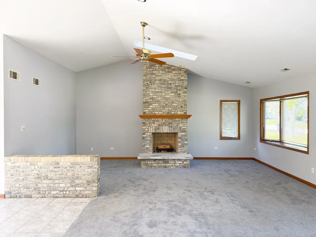 7706 Warwick Avenue Darien IL 60561