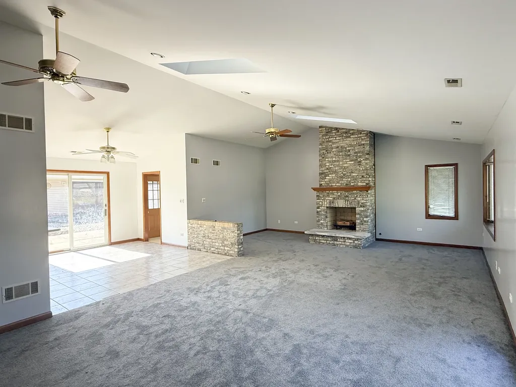 7706 Warwick Avenue Darien IL 60561