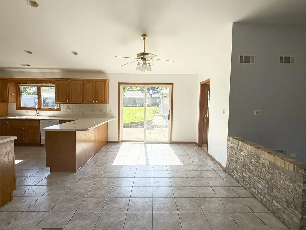 7706 Warwick Avenue Darien IL 60561