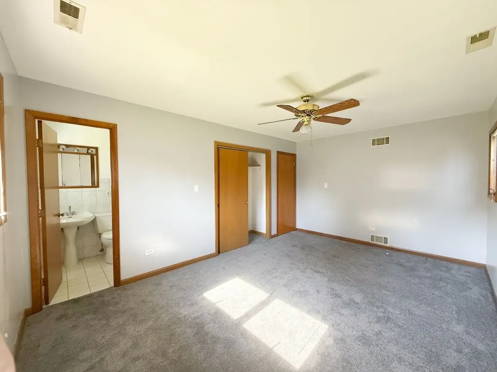 7706 Warwick Avenue Darien IL 60561
