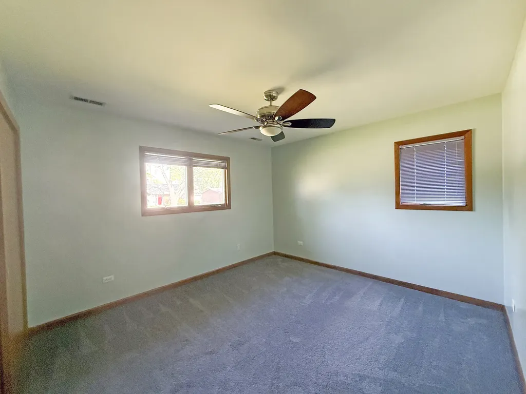 7706 Warwick Avenue Darien IL 60561