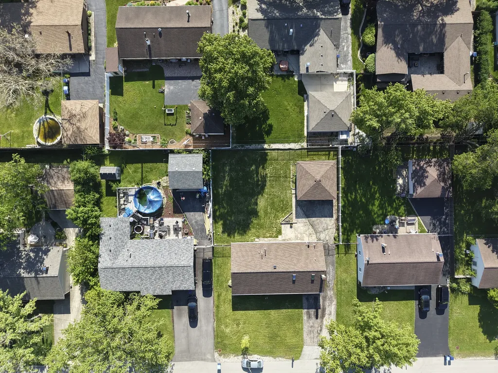 7706 Warwick Avenue Darien IL 60561