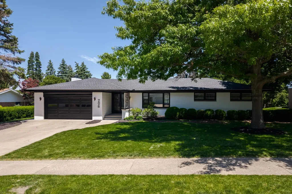 206 Imperial Drive Bloomington IL 61701