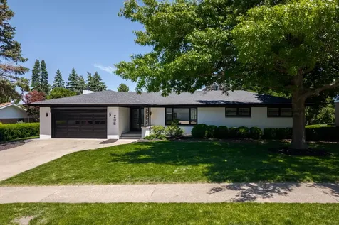 206 Imperial Drive Bloomington IL 61701