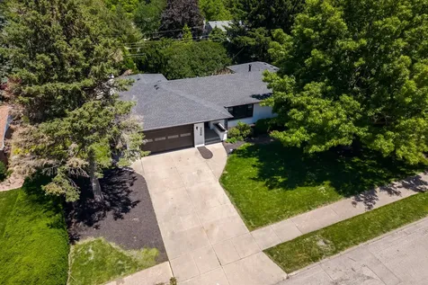 206 Imperial Drive Bloomington IL 61701
