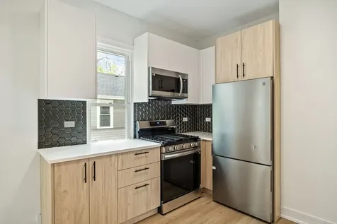 1817 Victoria Avenue North Chicago IL 60064