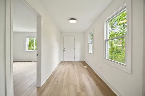 1817 Victoria Avenue North Chicago IL 60064