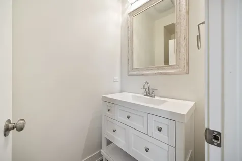 1817 Victoria Avenue North Chicago IL 60064