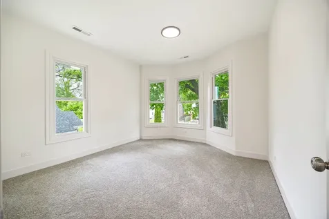 1817 Victoria Avenue North Chicago IL 60064